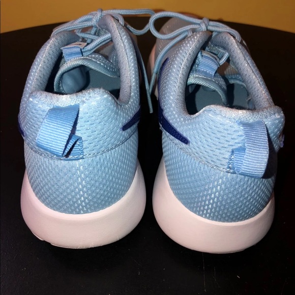 Like New Nike Athletic Shoes Yth 7 women 8.5 - Picture 4 of 6
